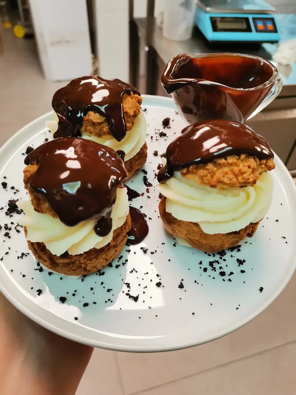 Havelka Çikolatalı Çıtır Profiterol